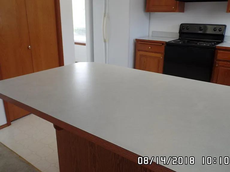 942 E Willow St — Photo 8