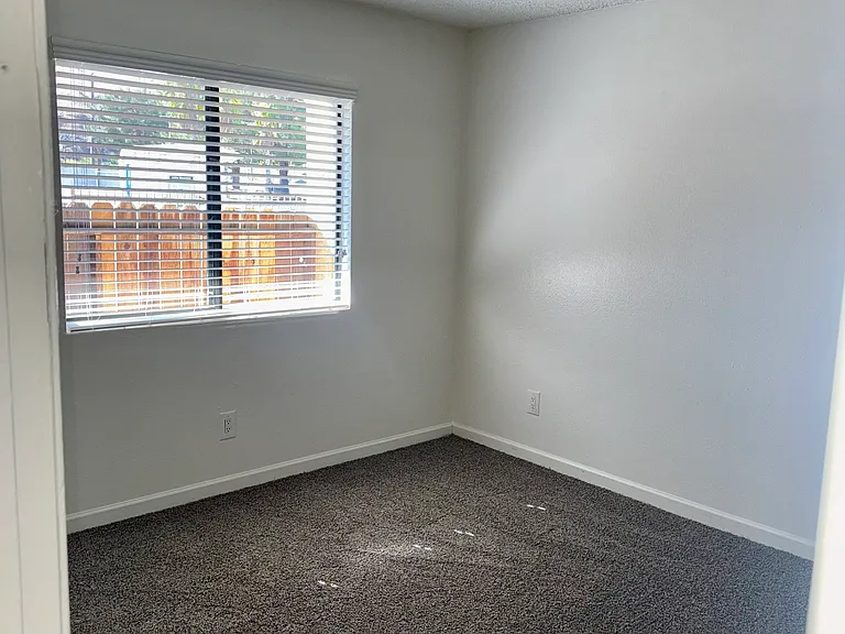 Mountain Gate Apartments — Photo 14