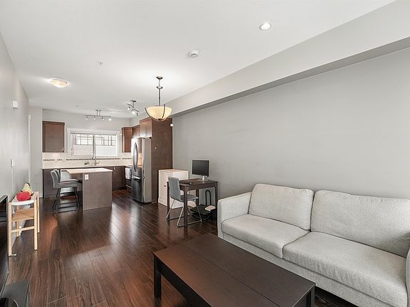 3rd image of 838 Royal Ave #1