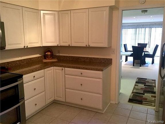4th image of 6004 Pebble Lane Ct #1