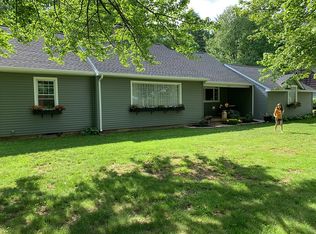 1223 E St N, Suffield, CT 06078
