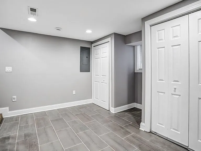 812 Burns St SE — Photo 18