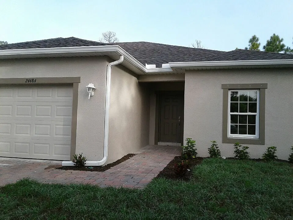 3 bed, 1255 sqft, $1,655 — Photo 1