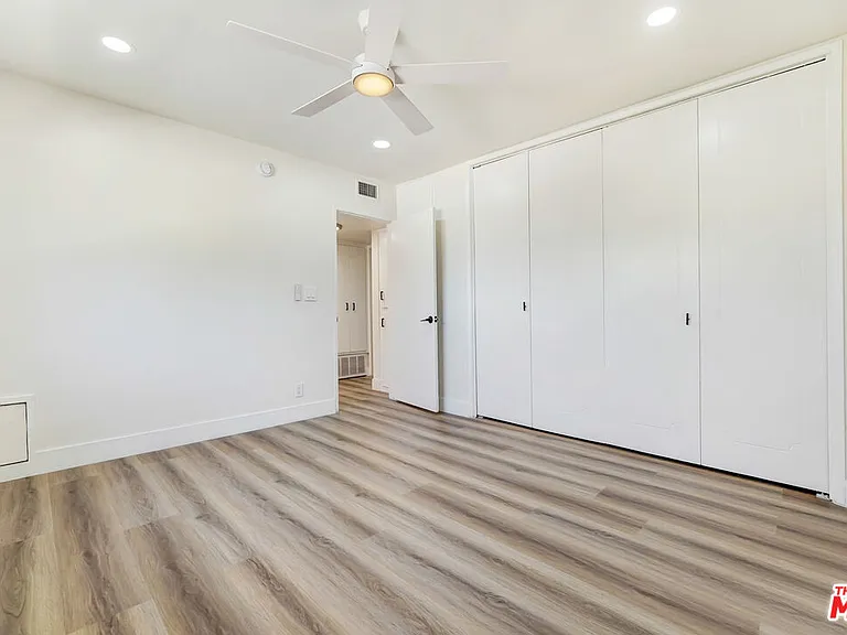 8208 Romaine St #4 — Photo 9