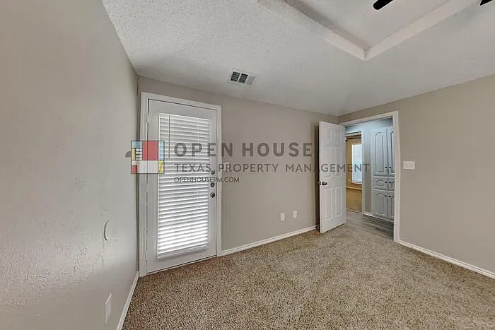 3912 Missouri St — Photo 8