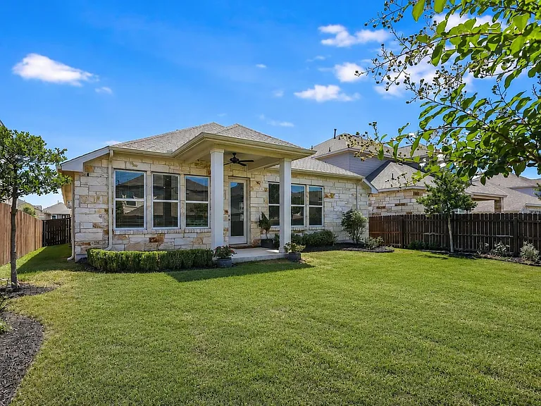 4318 Frankfurt Ln — Photo 36