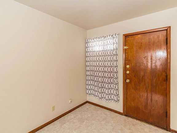 2nd image of 2702 Westhaven Cir