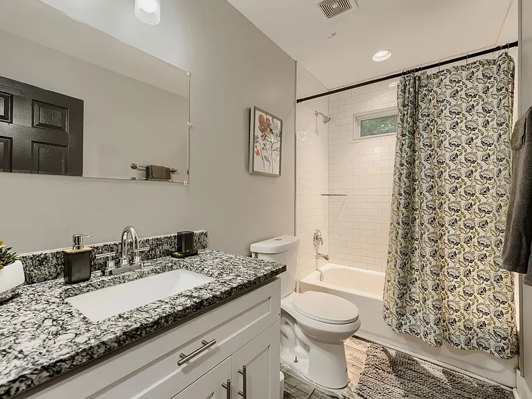 1089 McDaniel St SW — Photo 11