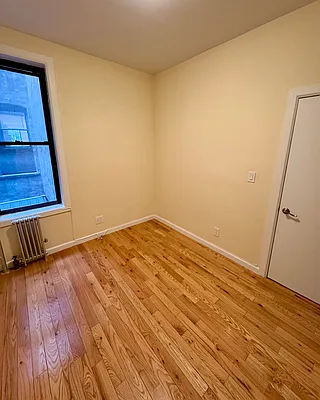 Rented by Max Apt LLC | media 20