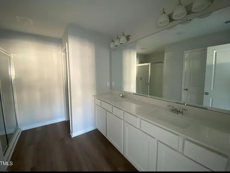 5002 Cambrey Dr — Photo 5