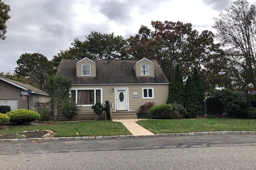 1st image of 132 Central Ave