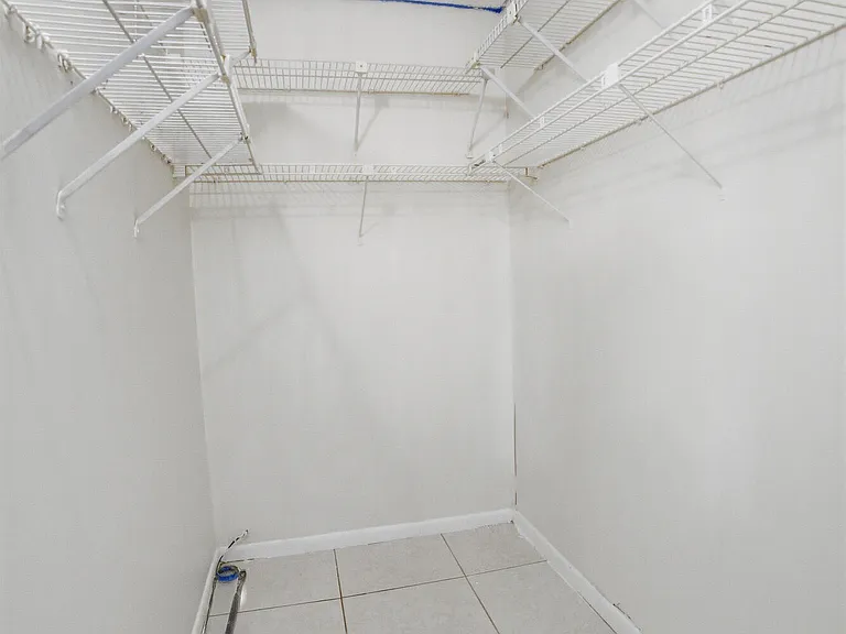 1025 Newcastle Dr #1025-B — Photo 16