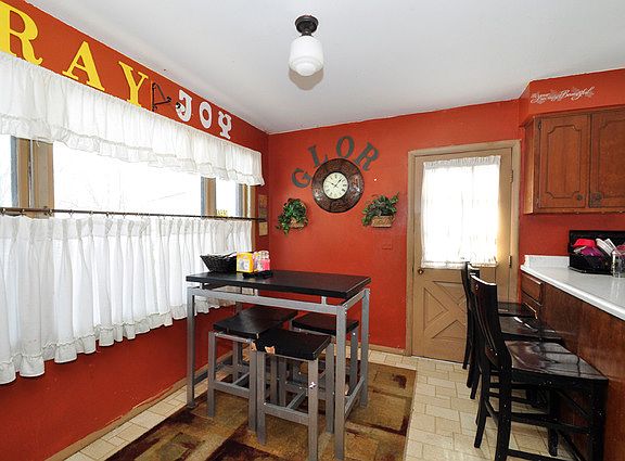5th image of 2724 Brnot Ave