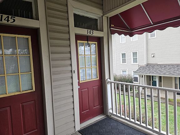 2nd image of 143 Circle Dr #143