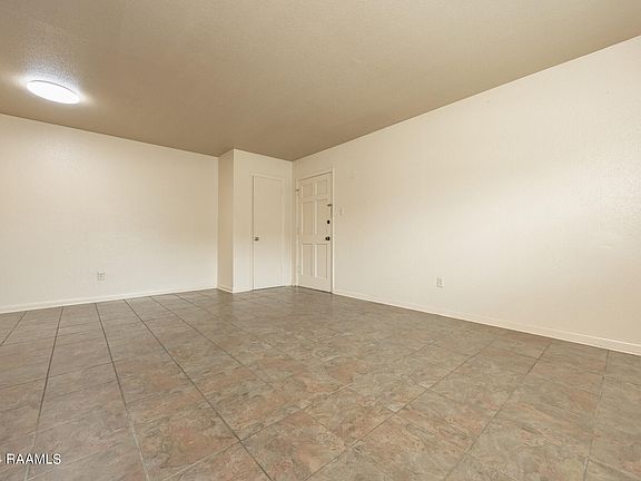 5th image of 3121 Johnston St APT 116
