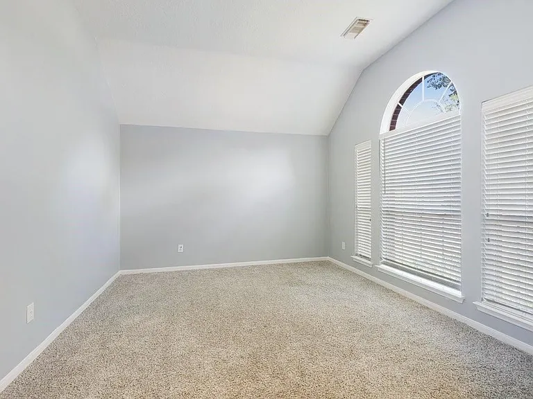2922 Abbey Field Dr — Photo 4