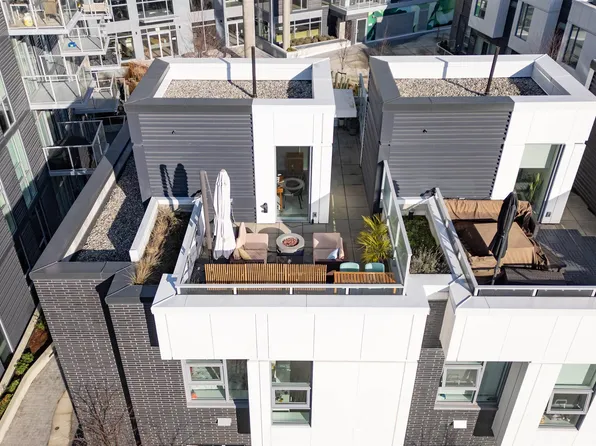 8693 Oolichan Way #3, Vancouver, BC V5S 0G7