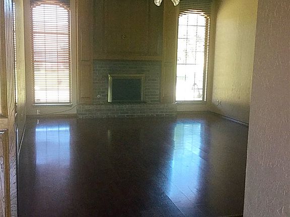 3rd image of 3003 NE Heritage Ln