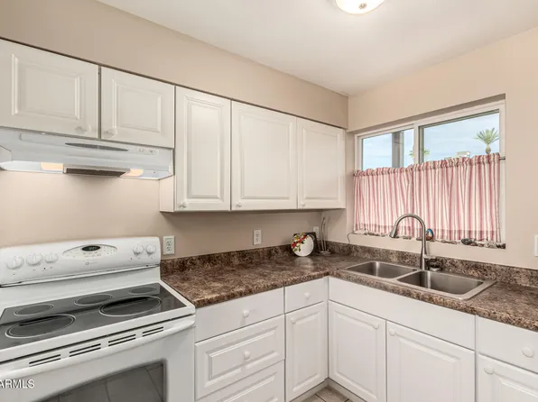 10821 N FAIRWAY Court E, Sun City, AZ 85351