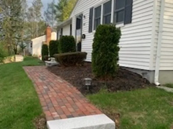 102 Clearview Dr, Marlborough, MA 01752
