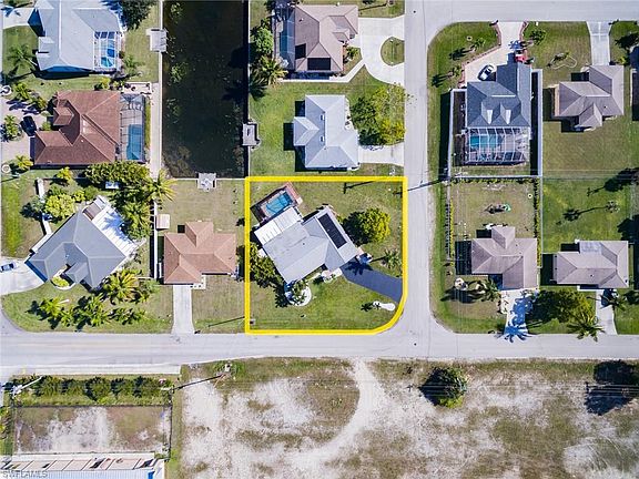 3rd image of 115 SE 21st Ln