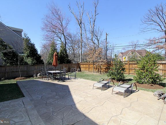 4th image of 2712 Pioneer Ln