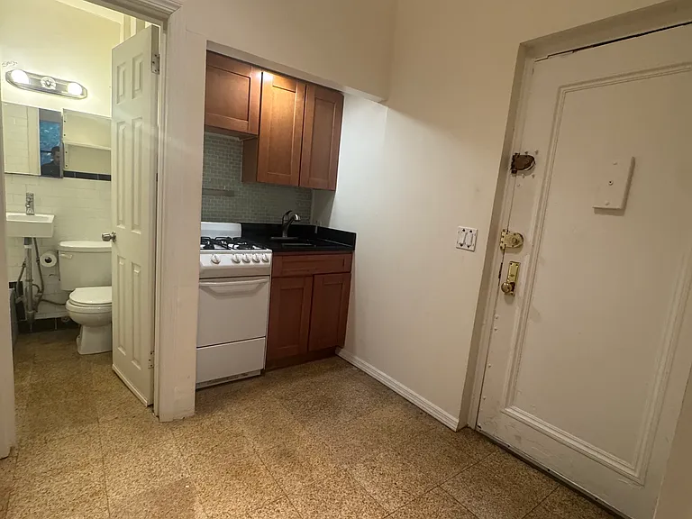 40 W 95th St #3 — Photo 5