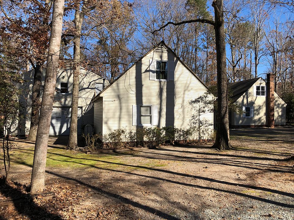 Home with two garages