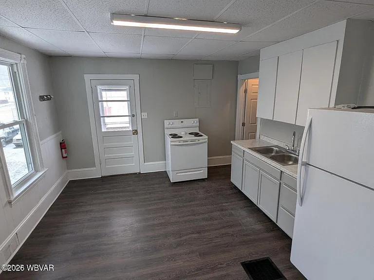 1612 Memorial Ave #2 — Photo 7