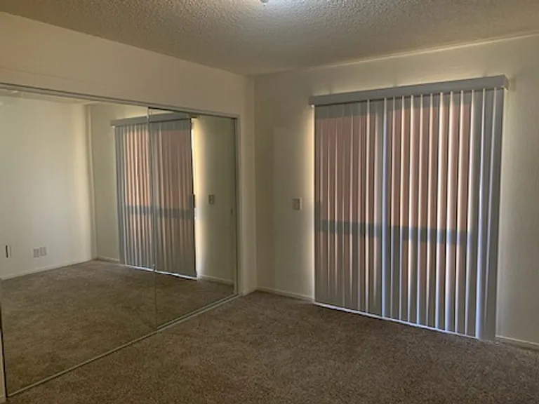 1570 Lakeside Ave — Photo 11