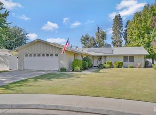 105 River Oaks Dr, Bakersfield, CA 93309