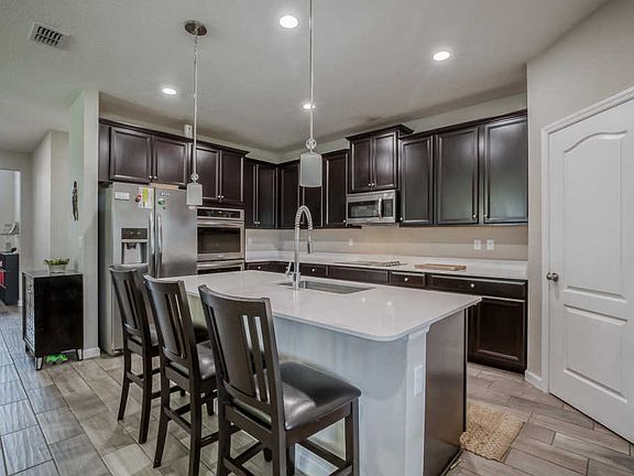 2nd image of 3926 Arbor Mill Cir
