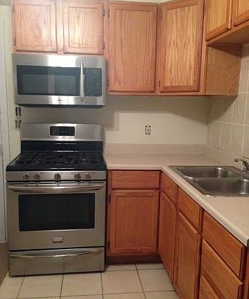 5th image of 1637 Shirley Dr