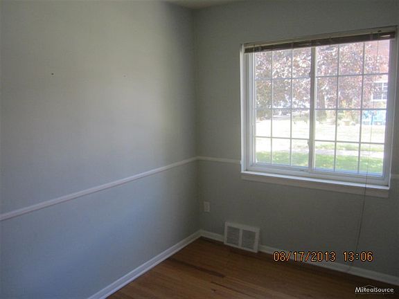 5th image of 22913 Allen Ct