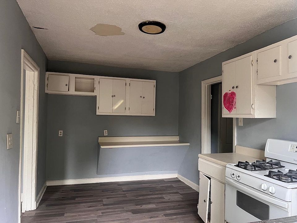 16th image of 3581 Rockwood Ave