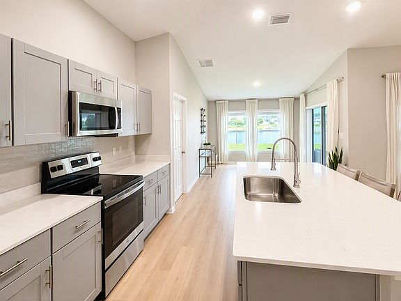 4th image of 5492 Siltstone St