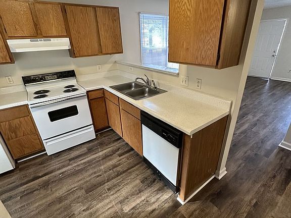 4th image of 2938 Faversham Pl