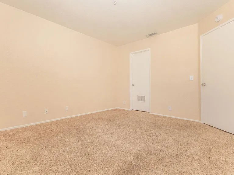 Desert Heights Apartment Homes — Photo 46