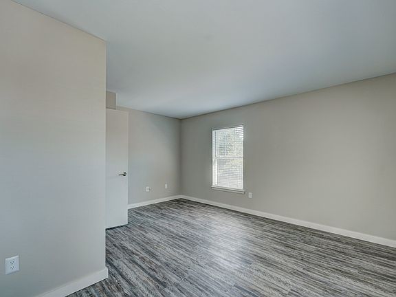 4th image of 1947 W Houston St #17-1