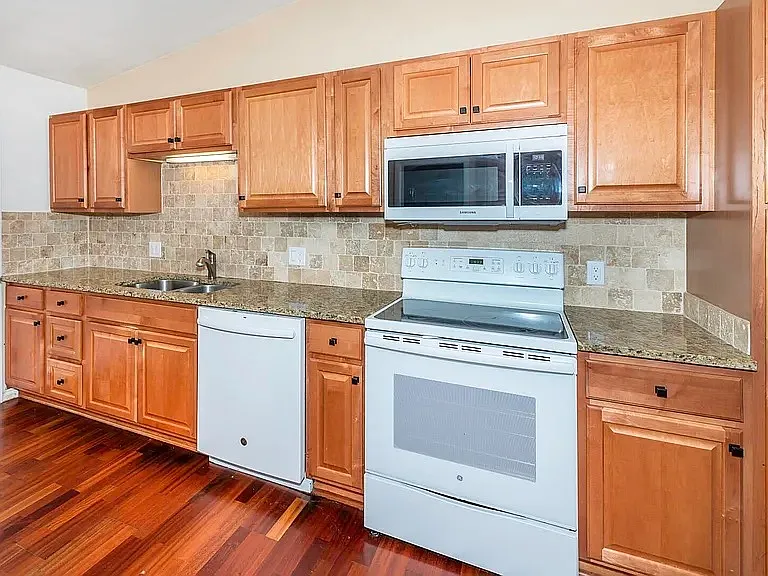 1358 Arroyo Dr — Photo 28