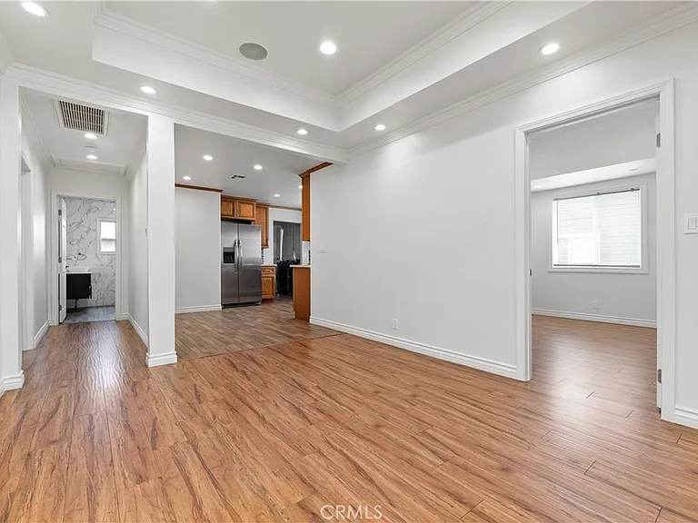 766 N Alexandria Ave — Photo 19