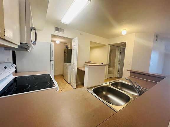 3rd image of 171 SW Palm Dr APT 206