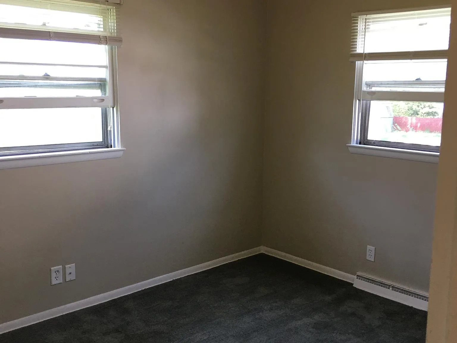 3 bed, 1200 sqft, $1,600 — Photo 3