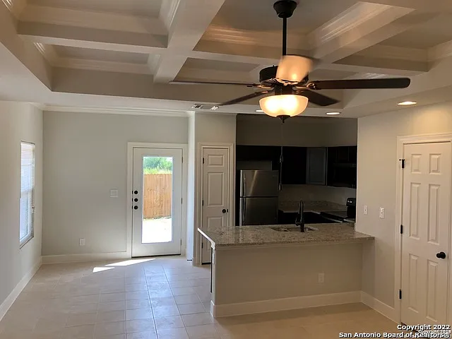 3 bed, 2.5 bath, 1225 sqft, $1,425 — Photo 4