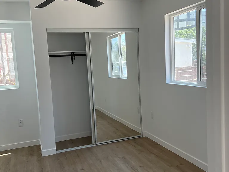 965 N Serrano Ave — Photo 4