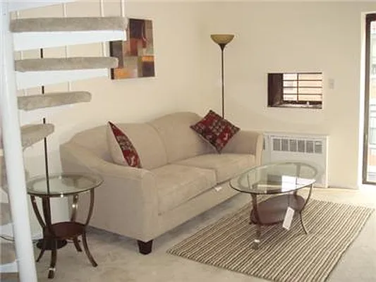 Rented by Luxury Property Group | media 11