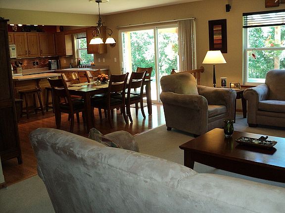 4th image of W212N16461 Glen Brooke Dr