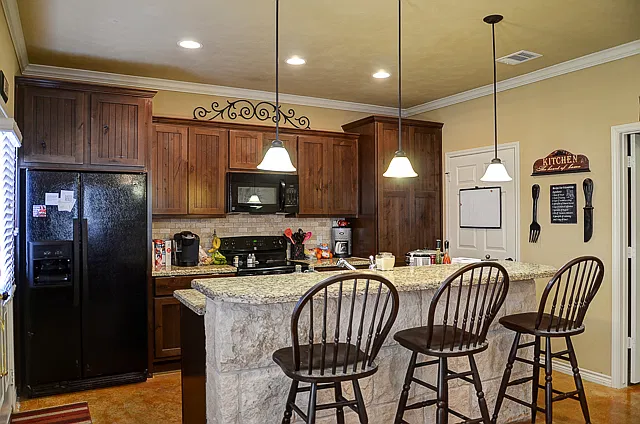 4 bed, 1762 sqft, $2,600 — Photo 4