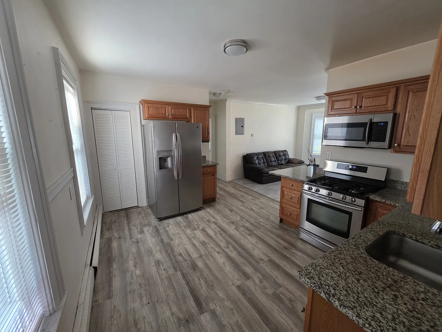 1081 Lawrence St — Photo 4