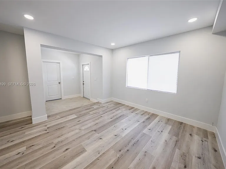 1221 NW 75th St — Photo 14